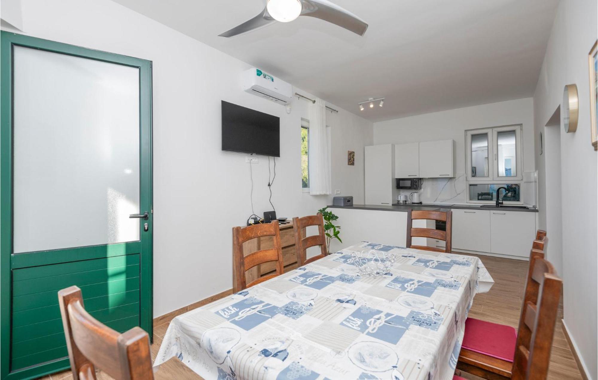 Nice Apartment In Podaca With Wi-Fi Exterior foto